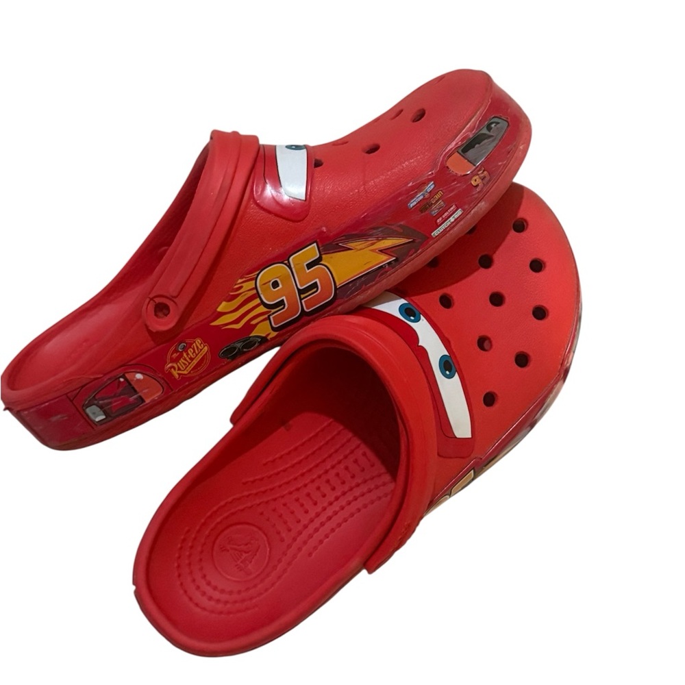 Red Lightning McQueen crocs - Picture 1 of 3